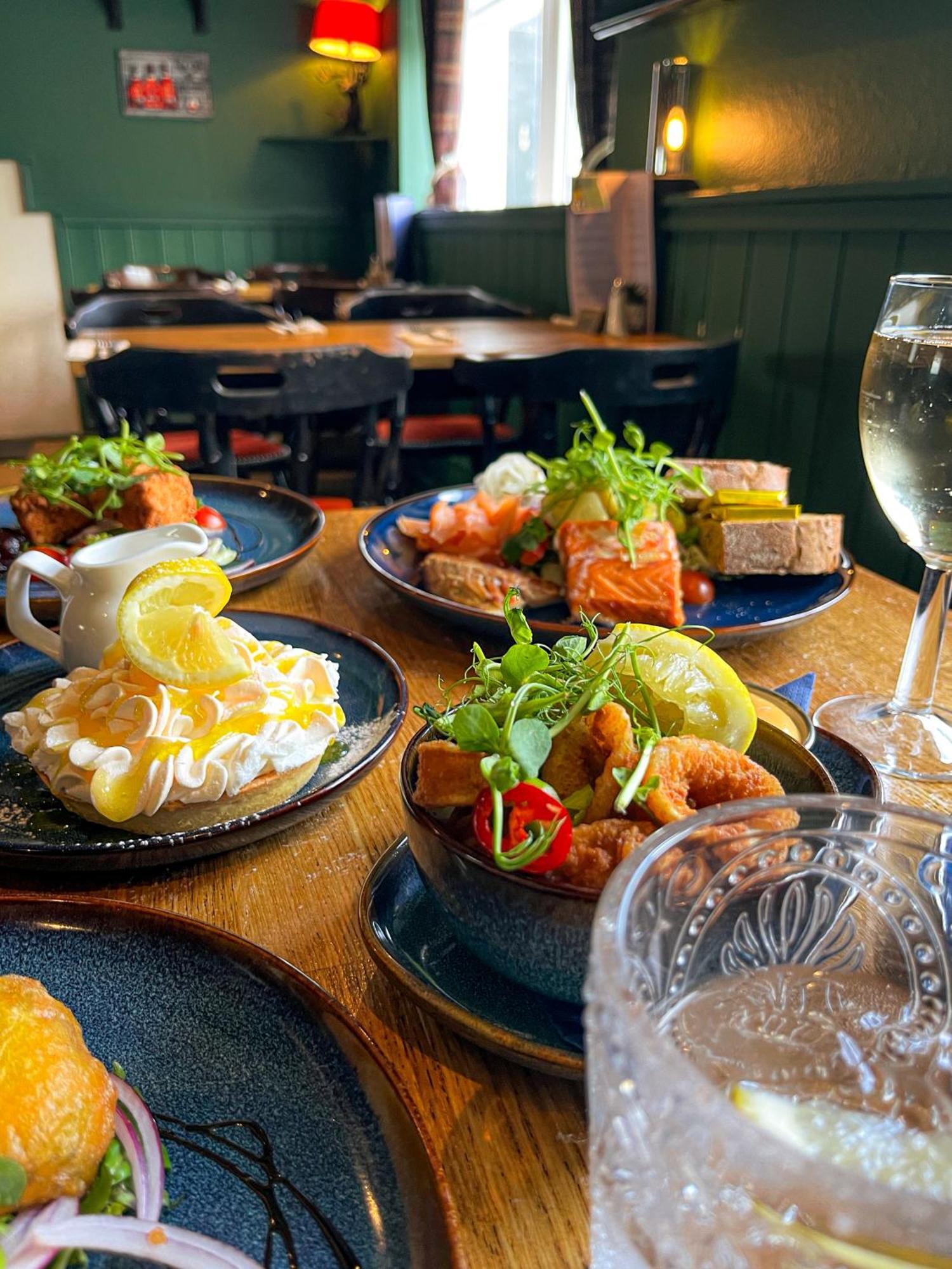 Crown And Anchor Inn Финдхорн Екстериор снимка
