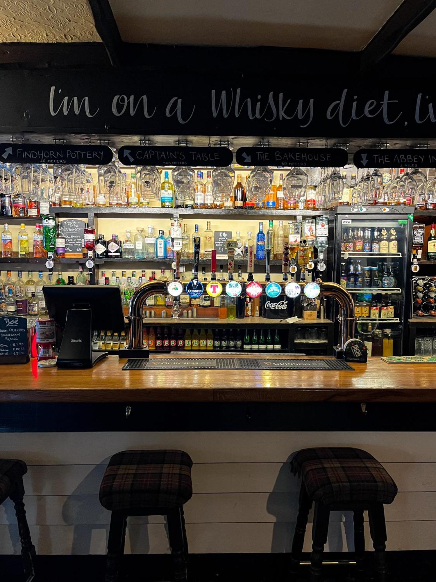 Crown And Anchor Inn Финдхорн Екстериор снимка